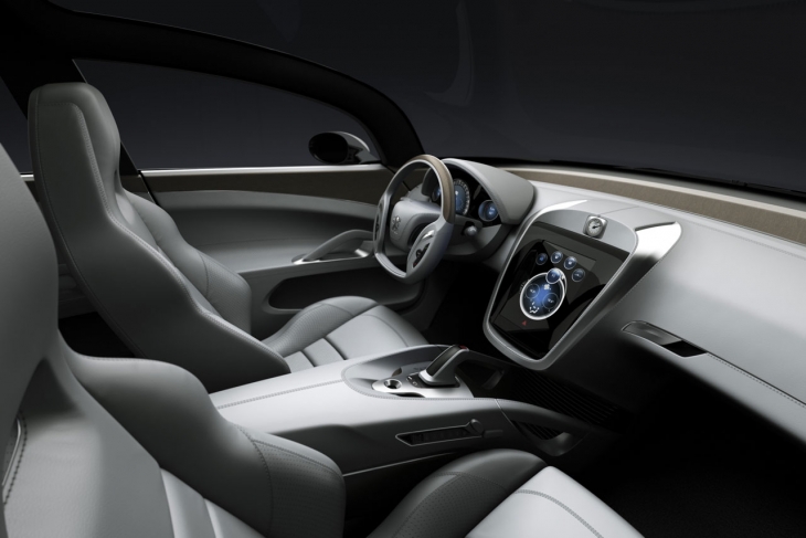 Peugeot-908-RC-interior-1-lg.jpg